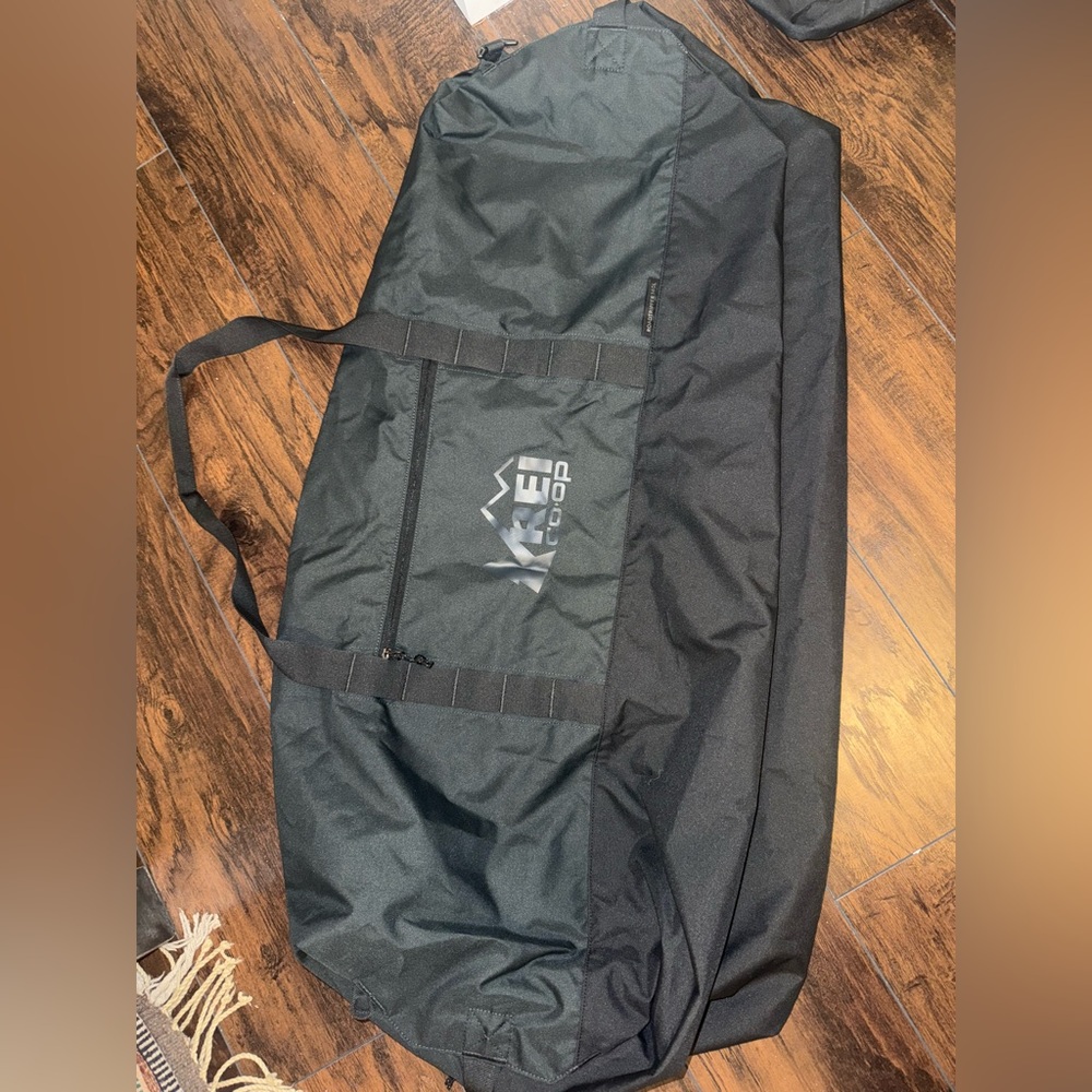 REI Black Roadtripper 140 Duffel Bag - Picture 3 of 4